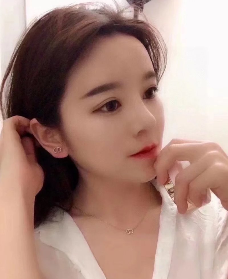 Dior Pearl Stud Earrings Gold Classic Simple Design view