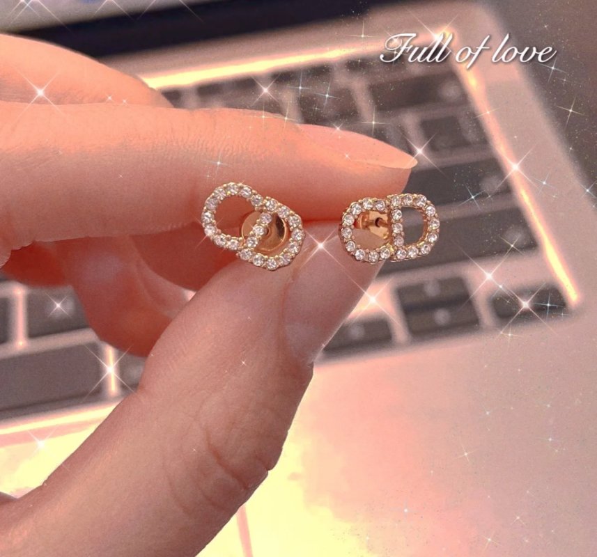 Dior Pearl Stud Earrings Gold Classic Simple Design view
