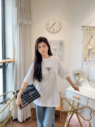 Nike Sportswear White Graphic T-Shirt UA Replica