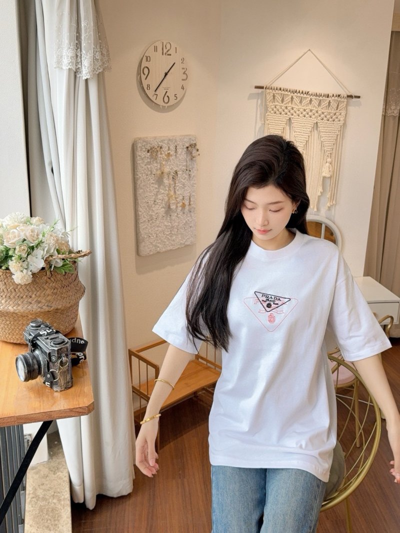Nike Sportswear White Graphic T-Shirt UA Replica view