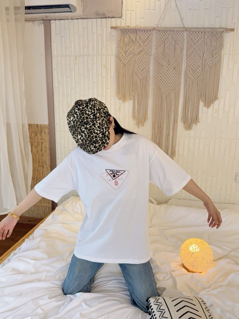 Nike Sportswear White Graphic T-Shirt UA Replica view