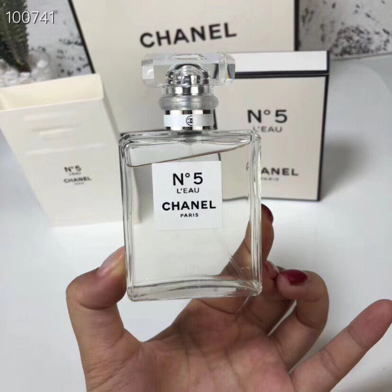 Chanel No. 5 L'Eau Women's Fragrance 100ml Replica view