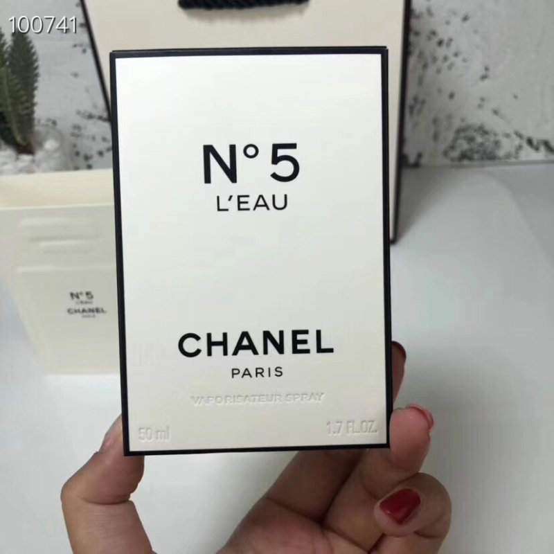 Chanel No. 5 L'Eau Women's Fragrance 100ml Replica view