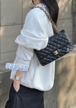 Chanel Classic Flap Shoulder Bag Black Quilted view 3