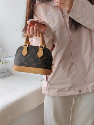 Chanel Classic Flap Shoulder Bag Black Quilted view 7