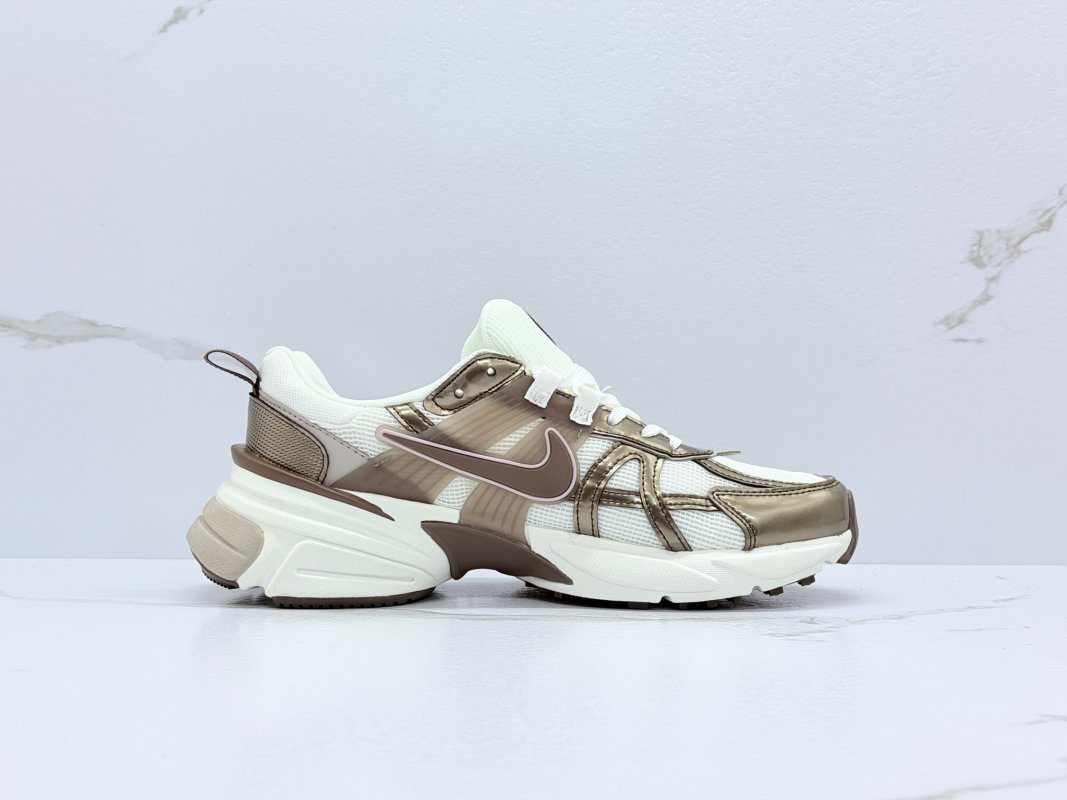 Nike Wmns V2K Runtekk Low Mink Brown Summit White view