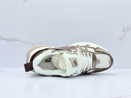 Nike Wmns V2K Runtekk Low Mink Brown Summit White view 3