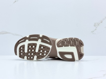 Nike Wmns V2K Runtekk Low Mink Brown Summit White view 4
