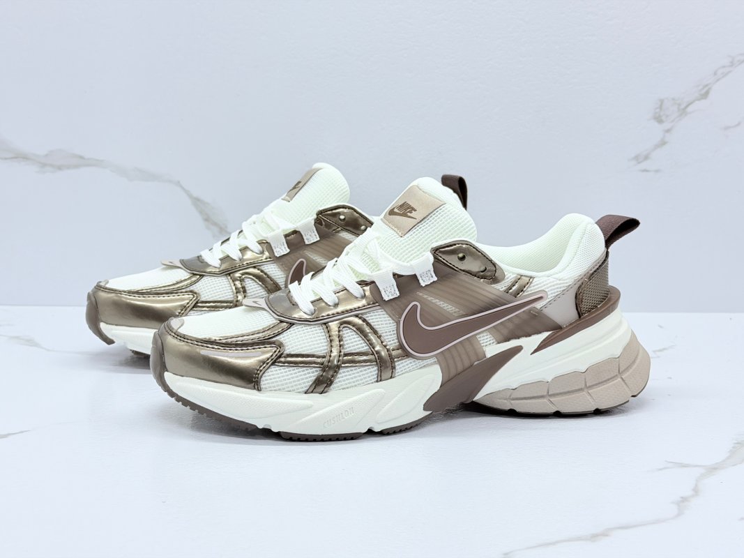 Nike Wmns V2K Runtekk Low Mink Brown Summit White view