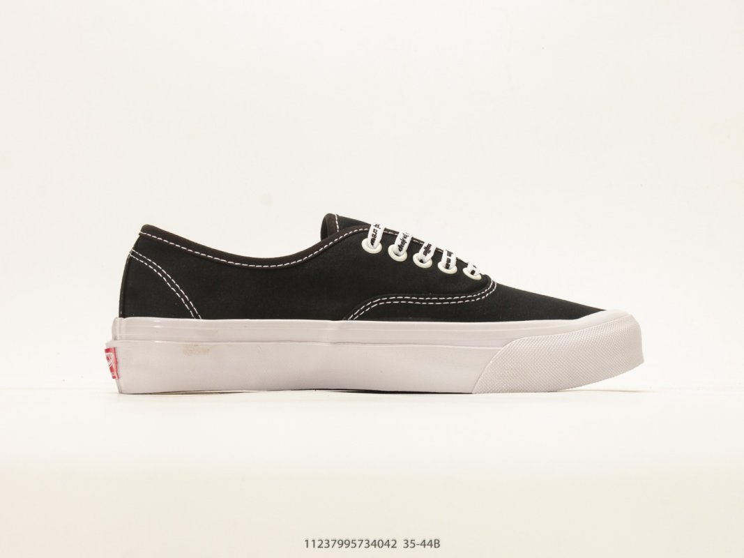 Vans Vault OG original-style LX Black White Checkerboard view