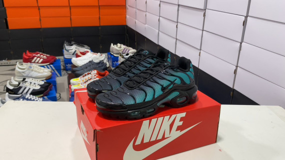 Nike Air Max Plus TN Black Teal Replica Sneaker