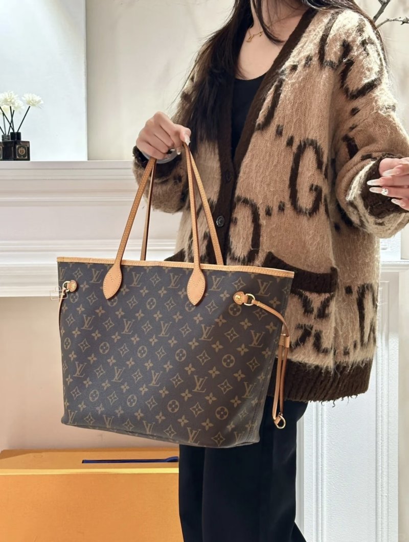 Louis Vuitton Neverfull MM Monogram Canvas Tote Bag