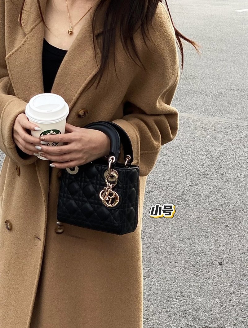Louis Vuitton Neverfull MM Monogram Canvas Tote Bag view