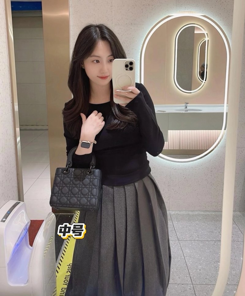 Louis Vuitton Neverfull MM Monogram Canvas Tote Bag view