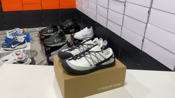 Salomon XT-6 Black White Low-Top Hiking Shoe