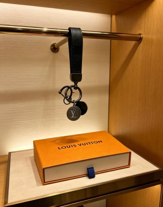 Louis Vuitton LV Anger Forest Leather Keychain Black view 5