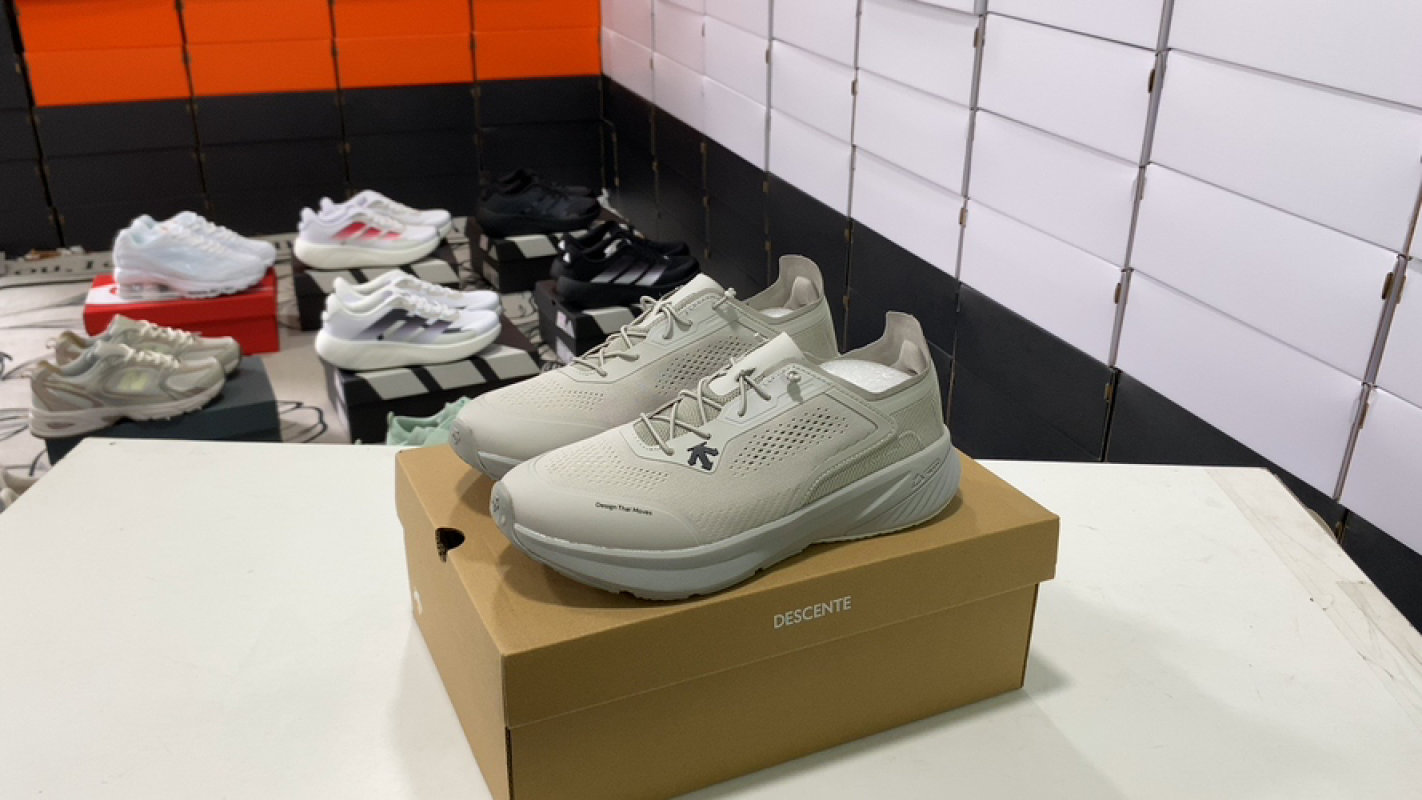 Descente Z-Foam Running Shoe Cream White Low Top