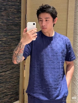 Louis Vuitton Monogram Jacquard Knit T-Shirt Navy view 3
