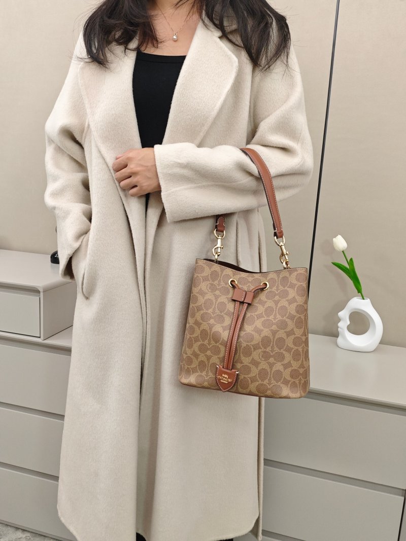 Dior Lady Dior Quilted Black Handbag UA Replica view