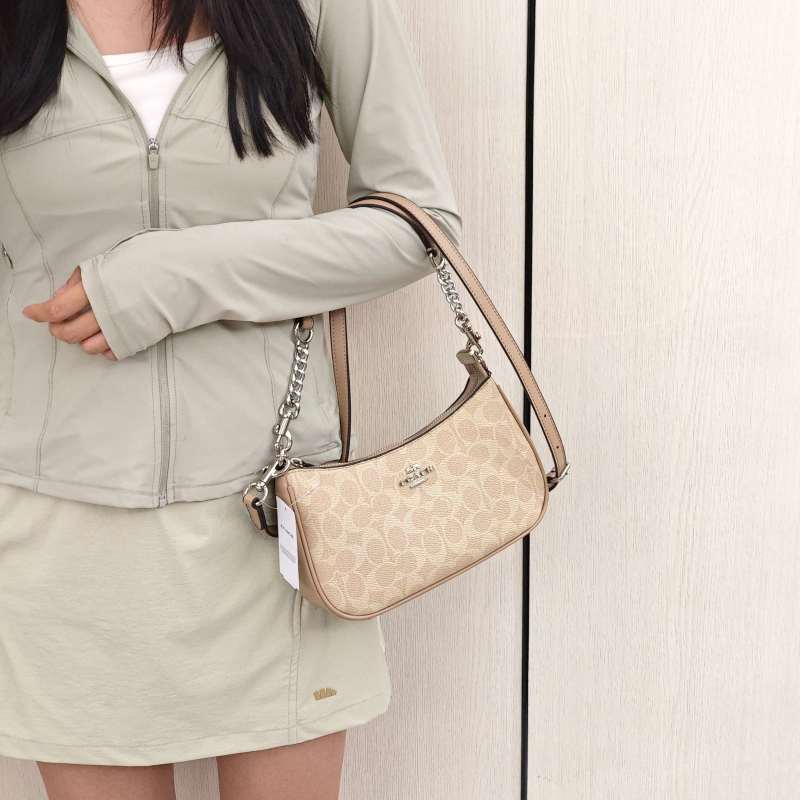 Dior Lady Dior Quilted Black Handbag UA Replica view