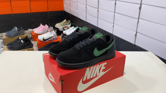 Nike Dunk Low Black Green UA Replica Sneaker