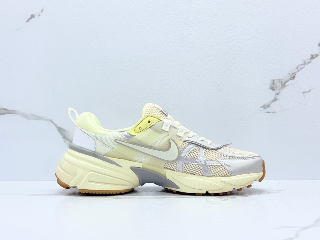 Nike Wmns V2K Runtekk Low Sail Light Khaki Light Smoke Grey view