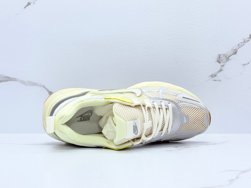 Nike Wmns V2K Runtekk Low Sail Light Khaki Light Smoke Grey view