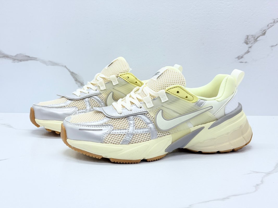 Nike Wmns V2K Runtekk Low Sail Light Khaki Light Smoke Grey view