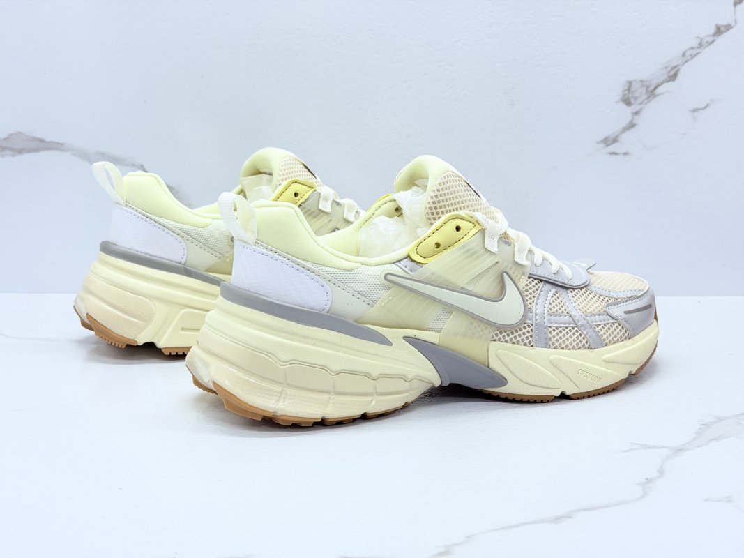 Nike Wmns V2K Runtekk Low Sail Light Khaki Light Smoke Grey view