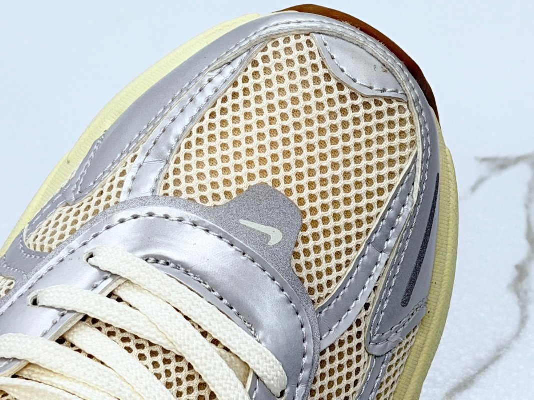 Nike Wmns V2K Runtekk Low Sail Light Khaki Light Smoke Grey view