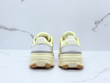 Nike Wmns V2K Runtekk Low Sail Light Khaki Light Smoke Grey view 9