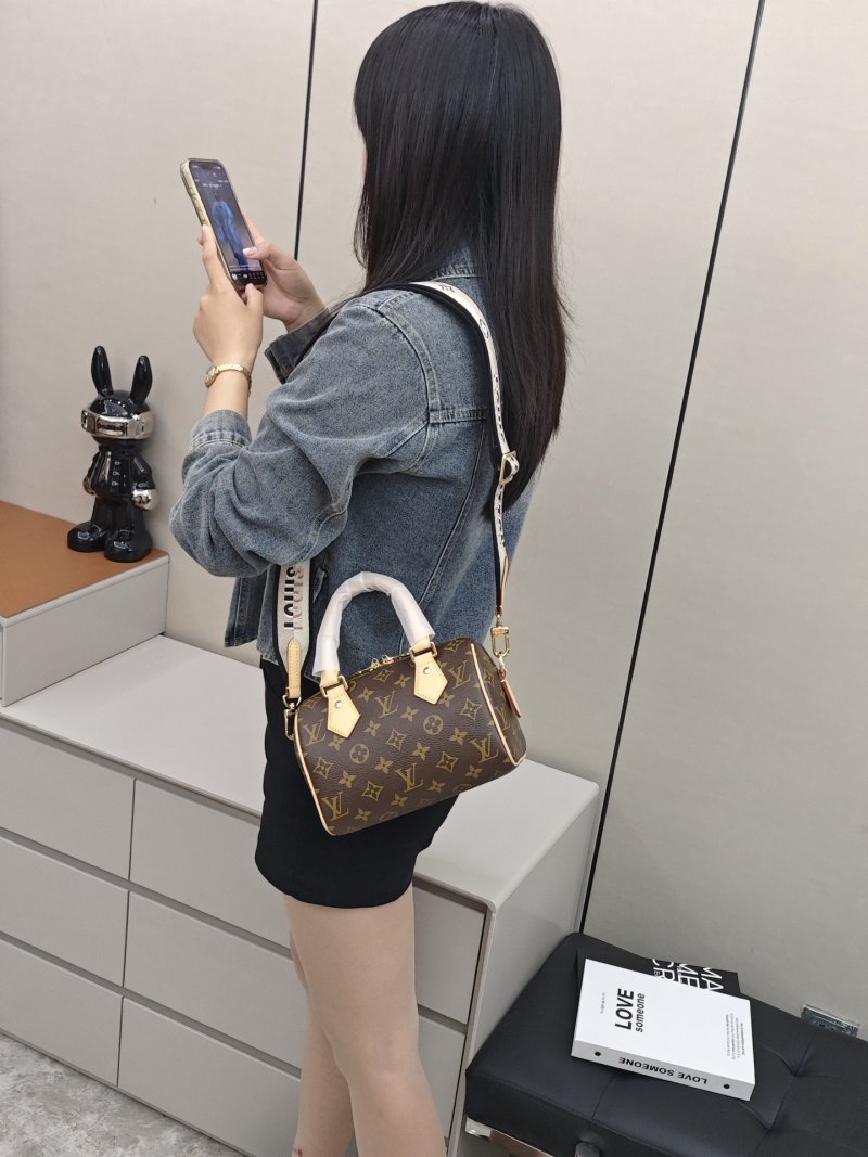 Louis Vuitton Speedy 20 Monogram Canvas Handbag UA Replica view