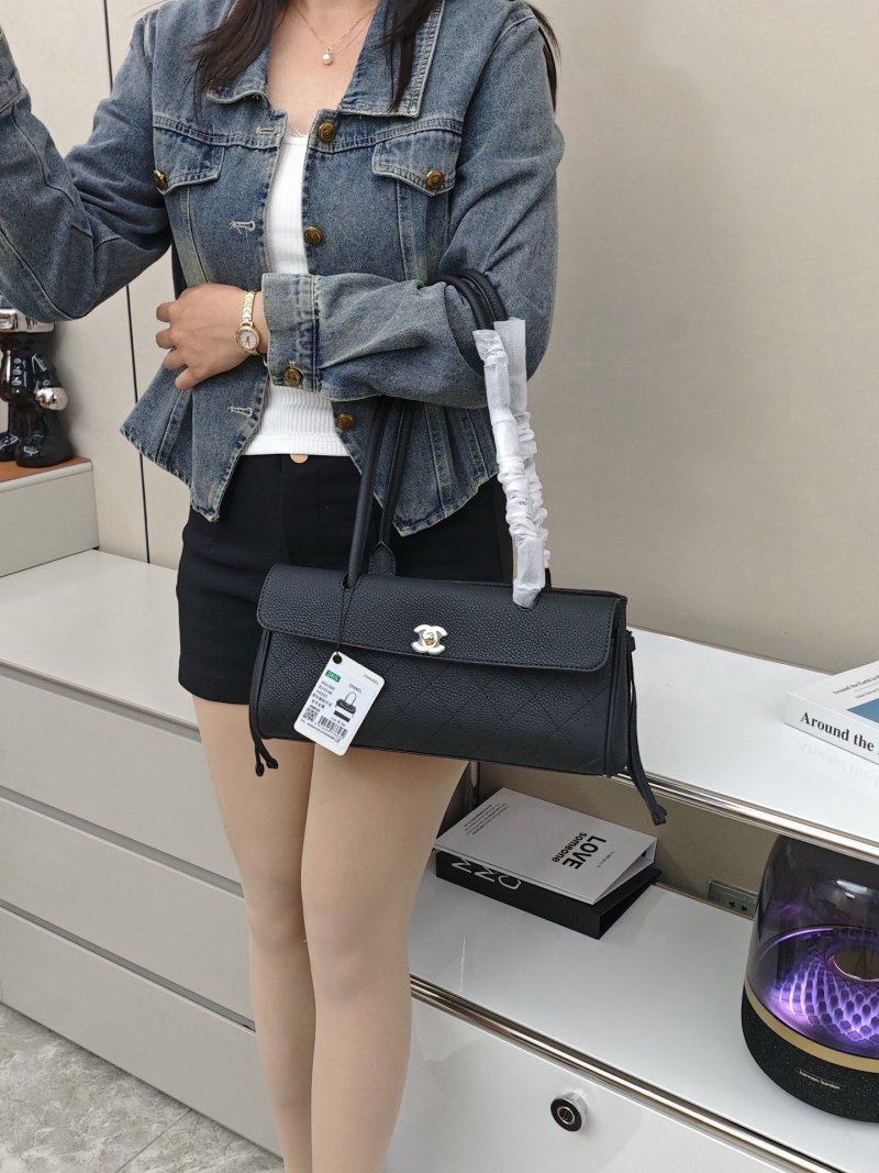 Chanel Kelly-Inspired Black Underarm Bag UA Replica view