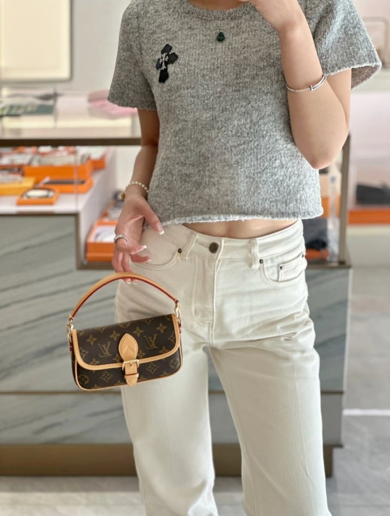 Louis Vuitton Speedy Monogram Canvas Shoulder Bag