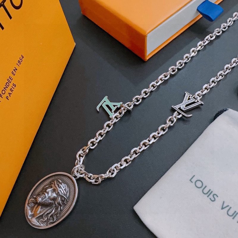 Louis Vuitton LV Logo Silver Chain Necklace - Vintage Punk Style view
