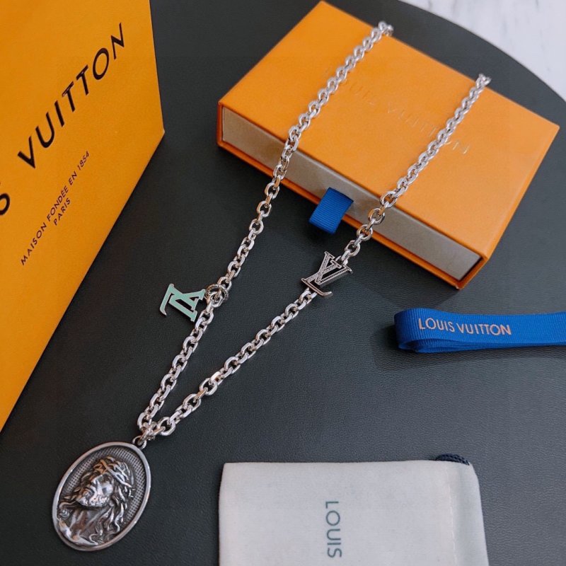 Louis Vuitton LV Logo Silver Chain Necklace - Vintage Punk Style view