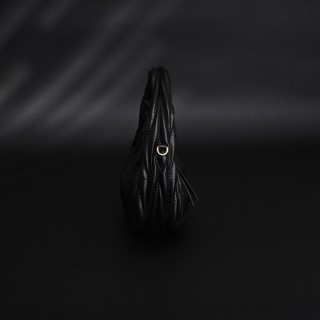 Miu Miu Wander Hobo Bag Black Quilted Replica view 3