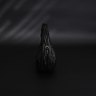 Miu Miu Wander Hobo Bag Black Quilted Replica view 5
