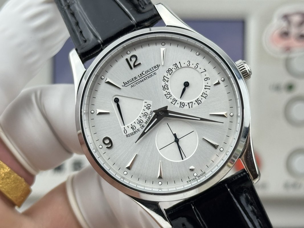 Jaeger-LeCoultre Master Ultra Thin Reserve de Marche 39mm Silver Dial Replica view