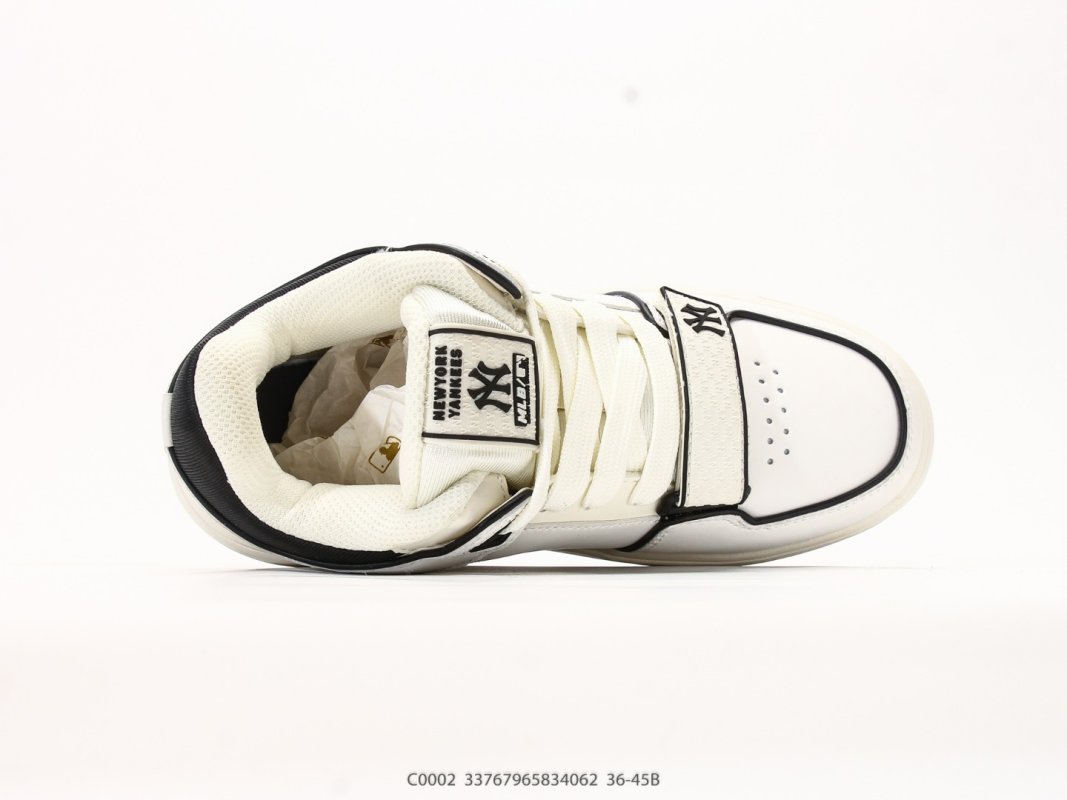 MLB Chunky Liner New York Yankees White Black Low-Top Sneaker view