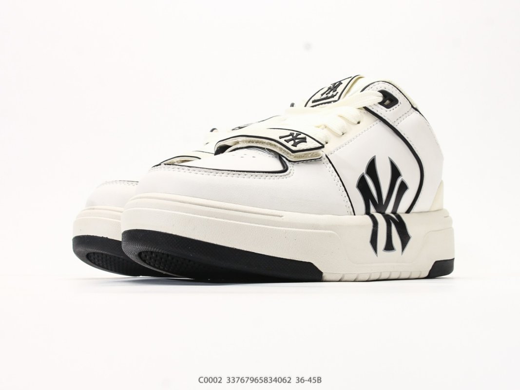 MLB Chunky Liner New York Yankees White Black Low-Top Sneaker view