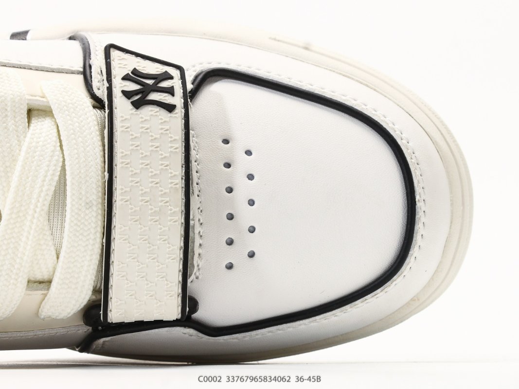 MLB Chunky Liner New York Yankees White Black Low-Top Sneaker view