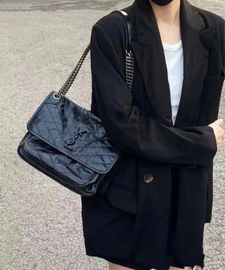 Gucci GG Marmont Black Quilted Shoulder Bag view 9