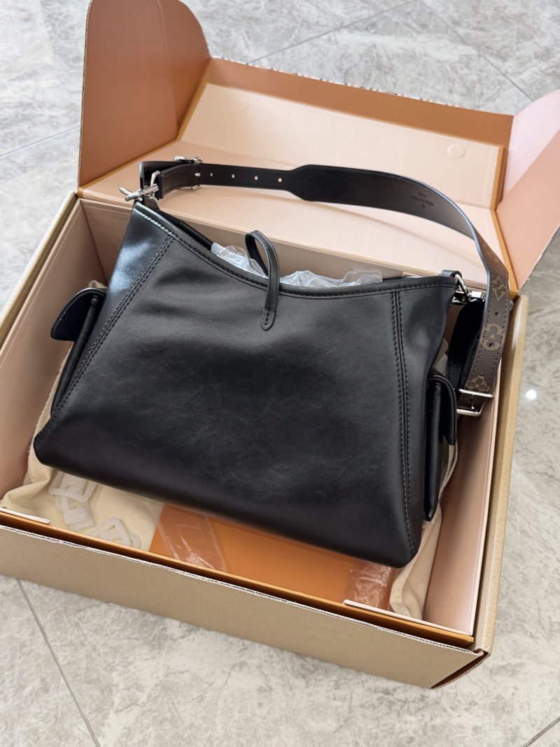 Louis Vuitton Carryall Noir Black Leather Shopping Bag UA Rep view