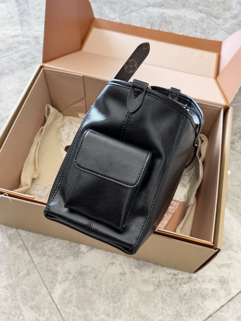 Louis Vuitton Carryall Noir Black Leather Shopping Bag UA Rep view