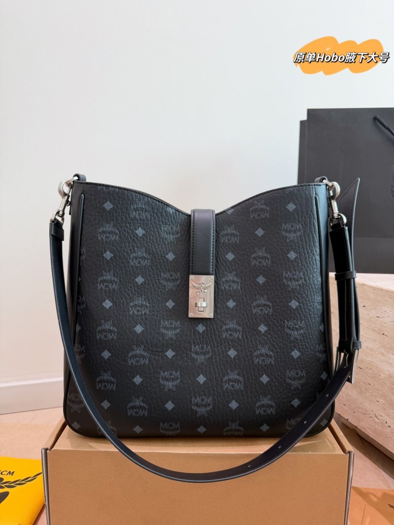 MCM Visetos Hobo Bag Pink Replica view