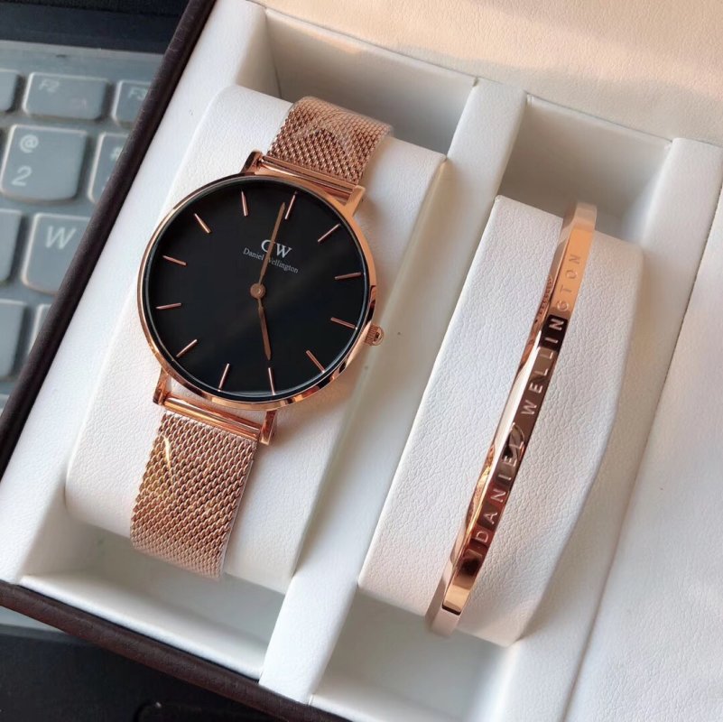 Daniel Wellington Classic Rose Gold 5-Piece Watch & Jewelry Gift Set view