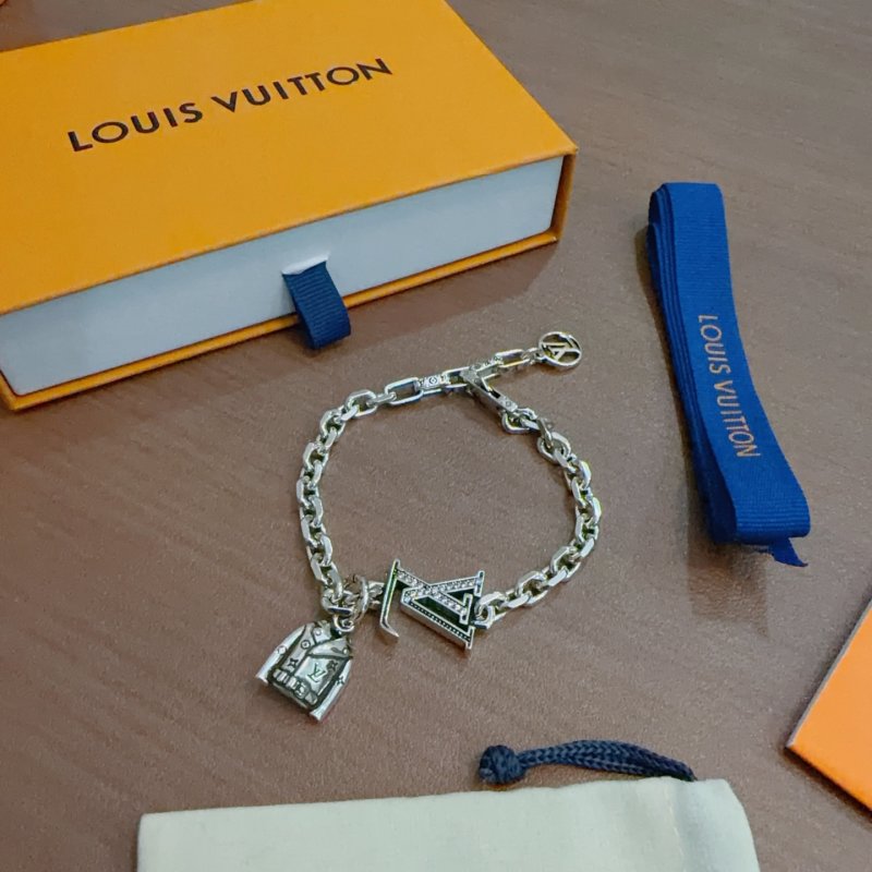 Louis Vuitton UA Padlock Chain Bracelet Silver