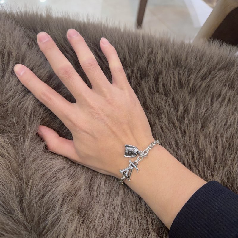 Louis Vuitton UA Padlock Chain Bracelet Silver view