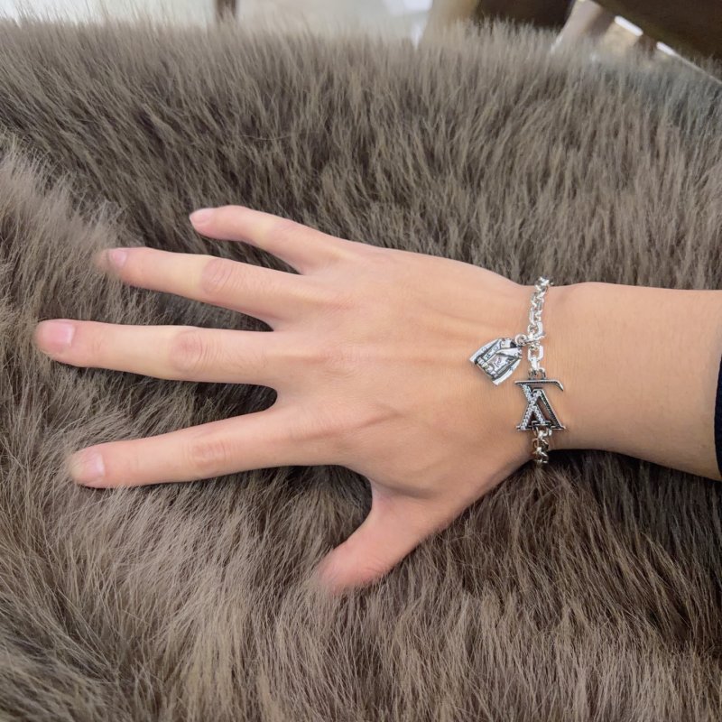 Louis Vuitton UA Padlock Chain Bracelet Silver view